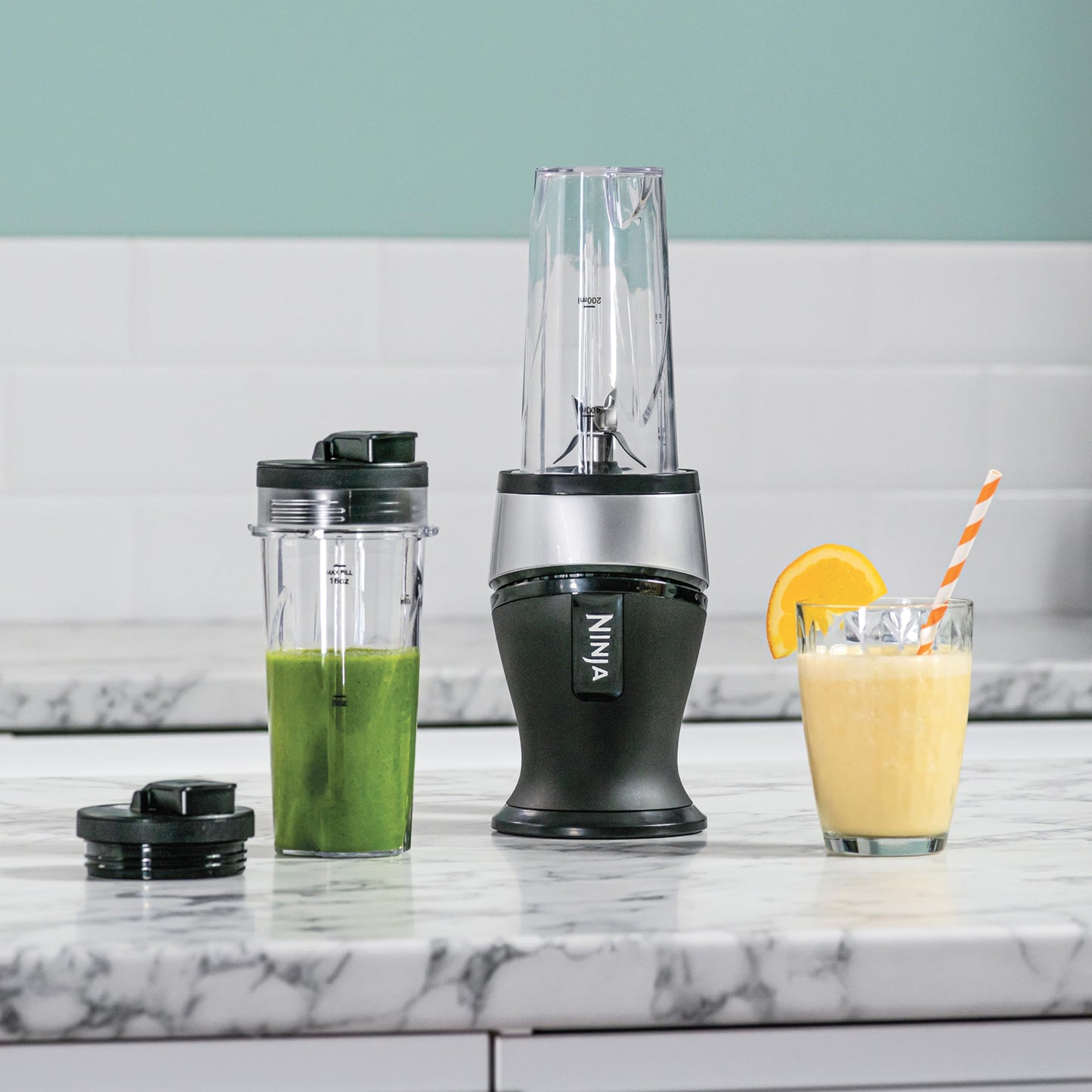 Ninja 700W Slim Smoothie Maker, 2x 470ml Cups with Spout Lids, Crushes Ice & Frozen Fruit