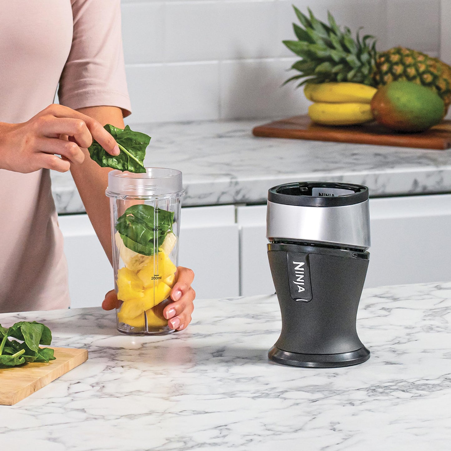 Ninja 700W Slim Smoothie Maker, 2x 470ml Cups with Spout Lids, Crushes Ice & Frozen Fruit